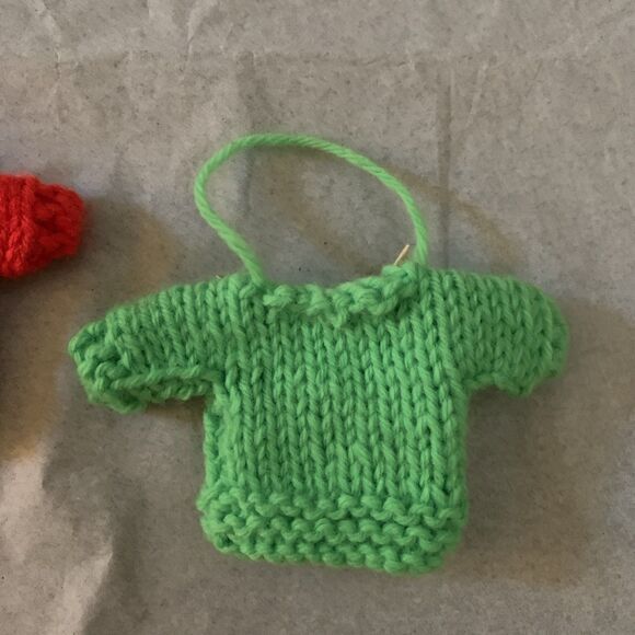 2 Vintage Hand Knit Christmas Tree Ornaments Mini Red Green Sweaters - Picture 6 of 10
